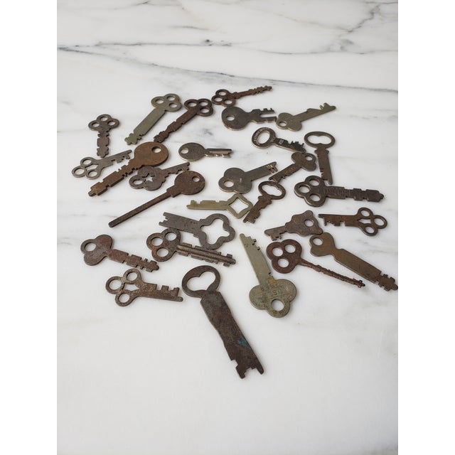 Wick Design Set of 28 Vintage Flat Keys - Wick Design