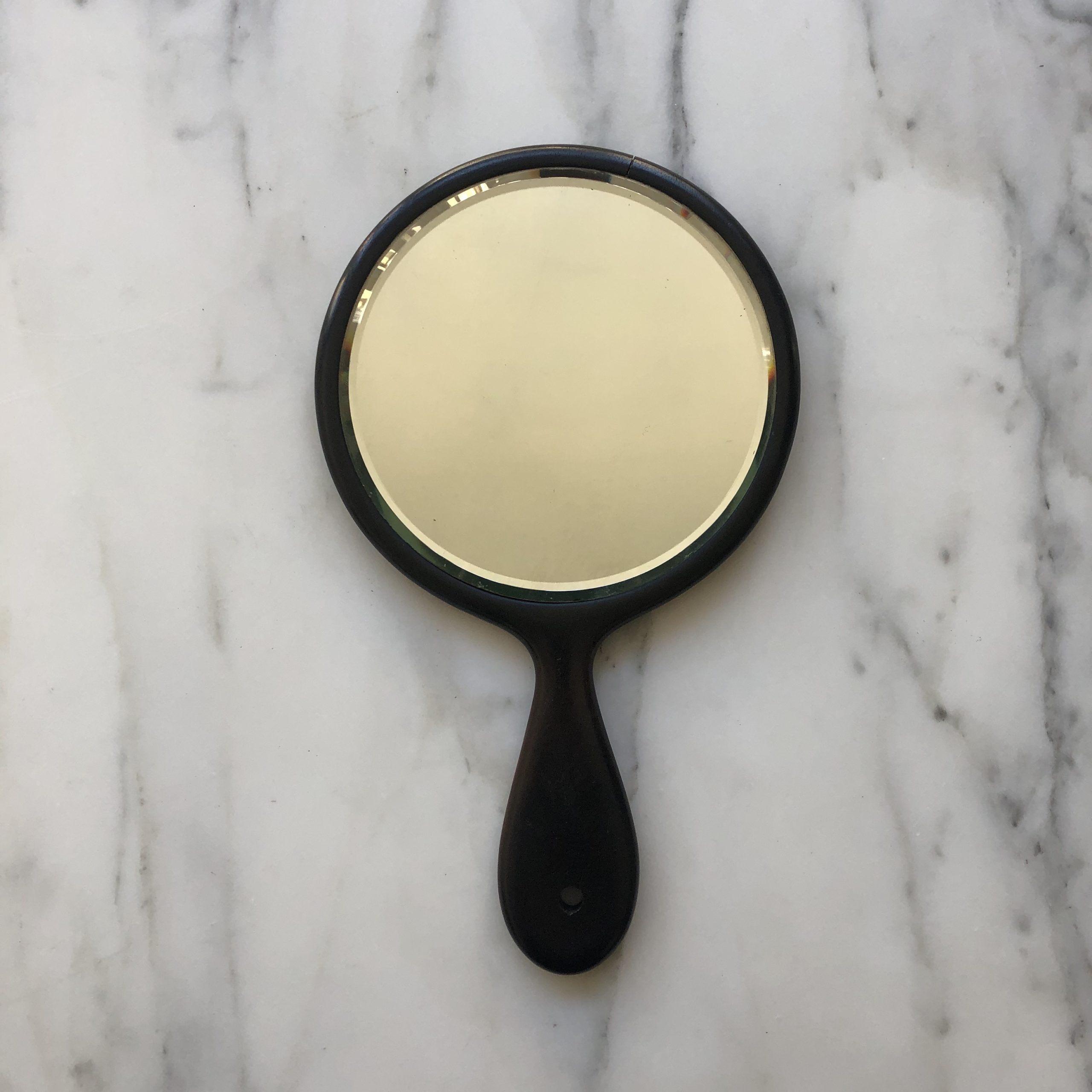 round hand mirror
